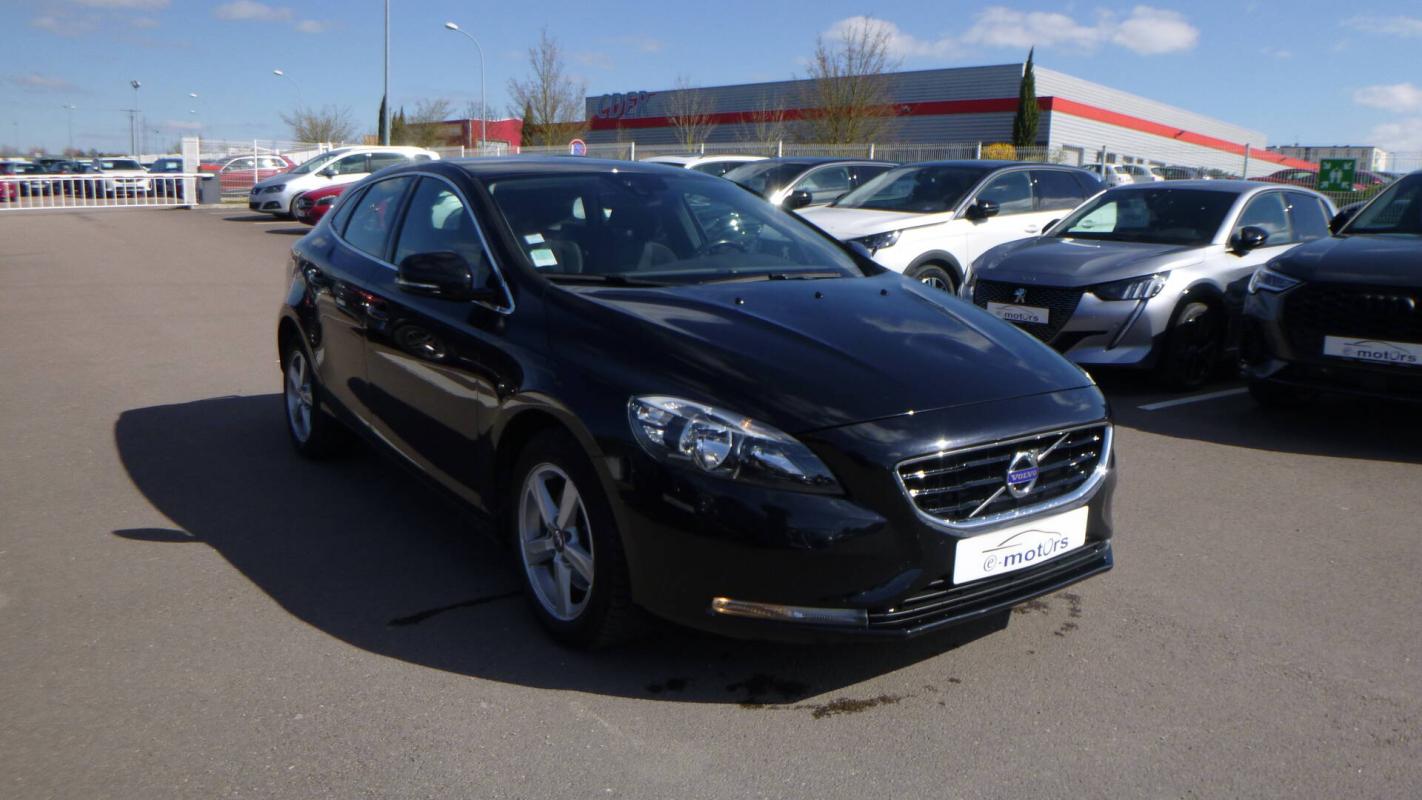 Volvo V40 - T2 120 - Momentum