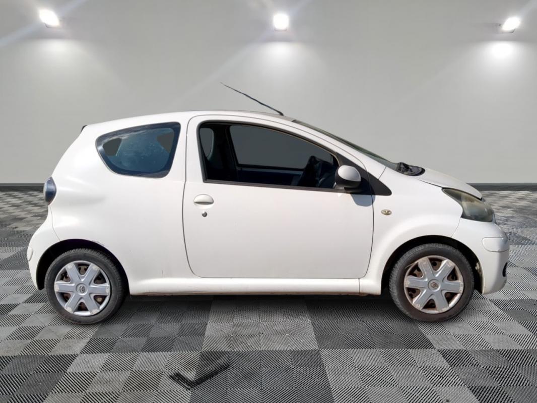 Toyota Aygo - 1.0 VVTI CONFORT